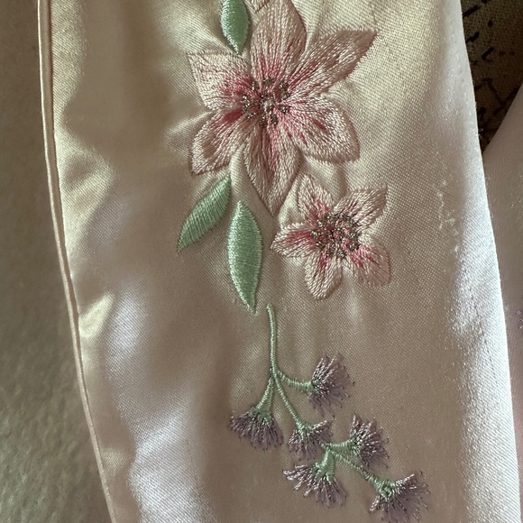 Erika Taylor Long Fleece Robe Pink Size Medium - Picture 5 of 15